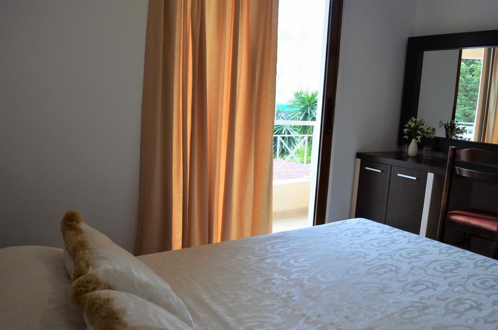Jb Hotel Sarande Exterior photo